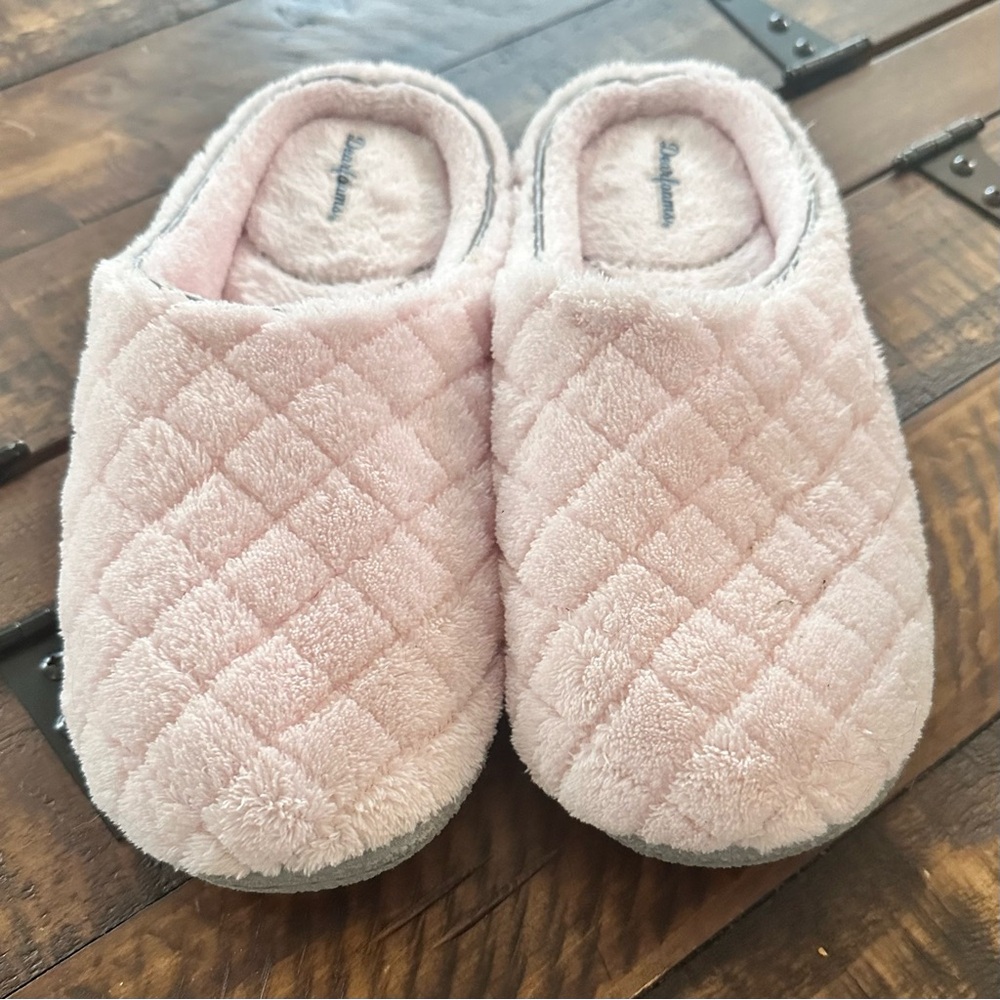 Dearfoams Pink Quilted Slippers